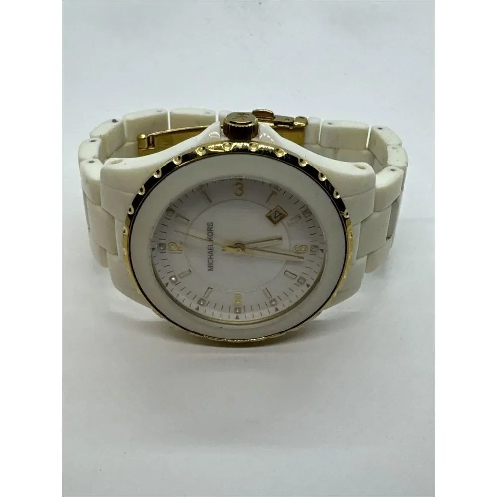 Michael Kors MM5249 Women's White Acrylic Analog Dial Quartz Wrist Watch JNA282